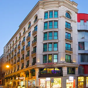 4* מלון Zagreb